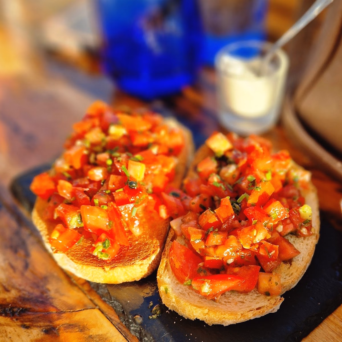 Bruschetta de tomate y ajo de Bacchus Terrace